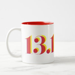 13.1 Halbmarathon mit fett gelbem roten Text Zweifarbige Tasse