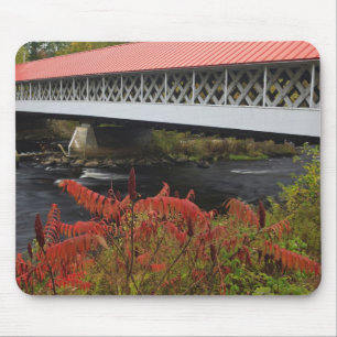 159-Fuß-Ashuelot Covered bridge überspannt Mousepad