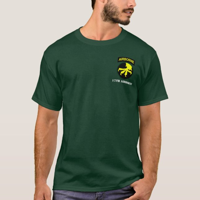 17. Im Flugzeug Abteilungs-T-Shirt T-Shirt (Vorderseite)
