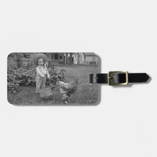 1880er Jahre Adorable Girl and Rooster Cart im Gar Gepäckanhänger