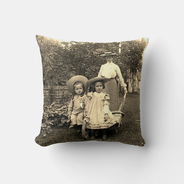 1890er Foto Heirloom Garden Mutter Töghters Mädche Kissen (Vorderseite)