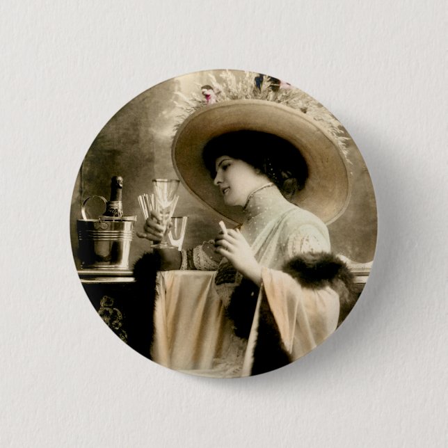 1900 Pariserin trinkt Champagner Button (Vorderseite)