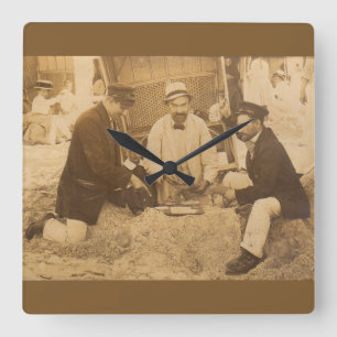 1914 fun on the beach in Germany RPPC Quadratische Wanduhr