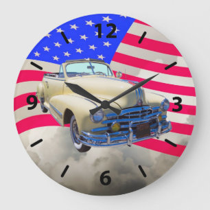 1948 Pontiac Silver Streak And United States Flag Große Wanduhr