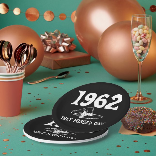 1962 versäumten sie ein Salem HexenHalloween Pappteller (Multi)