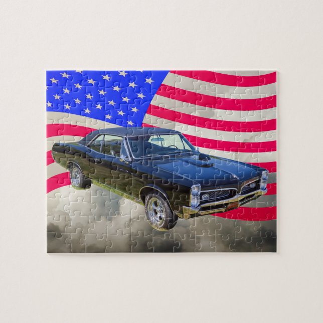 1967 Pontiac GTO und amerikanische Flagge (Horizontal)