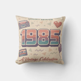 1985 Vintage Birthday Throw Pillow | Limited Kissen
