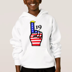 19 : Sweat - shirt à capuche du garçon