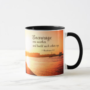 1 Die Thessaloniker 5:11 ermuntern einander zur Bi Tasse