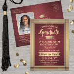 1 Foto Burgundy Red Gold Abschluss Save the Date Ankündigungspostkarte<br><div class="desc">Erfahren Sie mehr über die freudige Neuigkeit einer bevorstehenden Abschlussfeier sowie über ein beliebtes Foto mit diesen modernen Bordeaux- und Goldplakaten, die Save the Date Postkarten enthalten. Der gesamte Text ist einfach anzupassen. (IMAGE PLACEMENT TIP: Eine einfache Möglichkeit, ein Foto genau so zu zentrieren, wie Sie es gewollt haben, ist...</div>