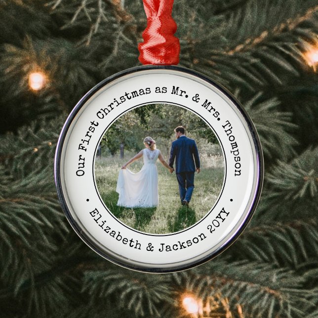 1 Foto Newlywings First Christmas Black and White Ornament Aus Metall (Von Creator hochgeladen)