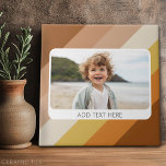 1 FotoCollage - Text - Retro Streifen Warme Farben Fliese<br><div class="desc">Benutzen Sie ein Foto,  um ein persönliches Geschenk zu kreieren. Ein Ort zum Hinzufügen von Text innerhalb eines weißen,  abgerundeten Ecke. Wenn Sie die Bilder anpassen müssen,  klicken Sie auf das Werkzeug anpassen,  um Änderungen vorzunehmen.</div>