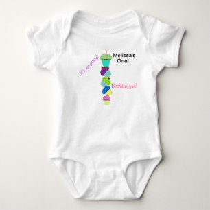 1. Geburtstags-buntes Kuchen-Säuglings-Shirt Baby Strampler