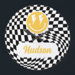 1. Geburtstagslächeln Gesicht Retro Schwarz-weiß G Große Wanduhr<br><div class="desc">Ein fröhlicher Typ Geburtstagslächeln Gesicht Retro-schwarz,  weiß und gelb Groovy Blitz cool Geburtstag Party Dekoration Uhr.</div>