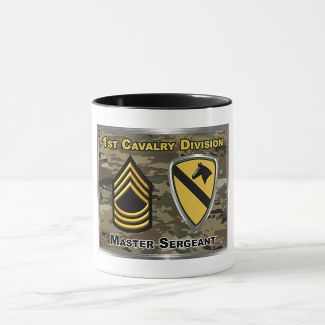 1. Generalstabschef der Kavallerie Tasse (Zentrum)
