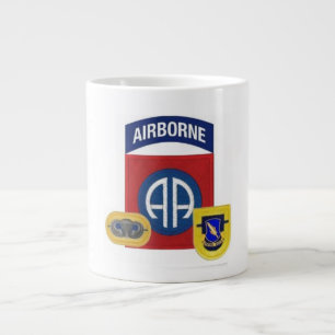 1. Im Flugzeug riesige Tasse Bn(Abn) 504. Inf 82.