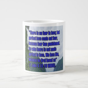 1 Johannes 4:18-19 WEBU Mug Jumbo-Tasse