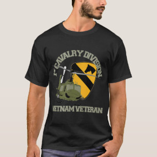 1. Kavalry Division Vietnam Veteran UH1 Gunship V T-Shirt