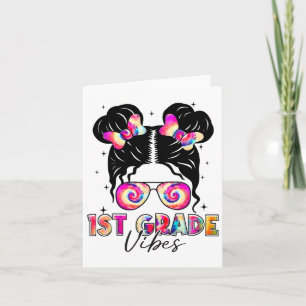 1. Klasse Vibes Messy Bun Girl - Erste Klasse CK t Karte