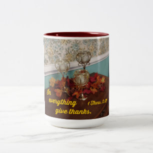 1 Thessaloniker 5:18 In allem danke. Zweifarbige Tasse