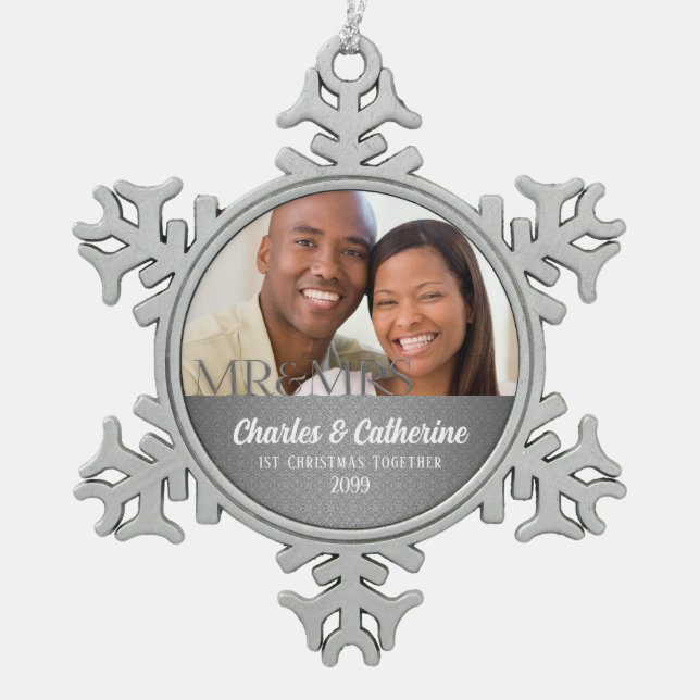 1. Weihnachten als Foto von Herrn und Frau Silver  Schneeflocken Zinn-Ornament (Vorderseite)