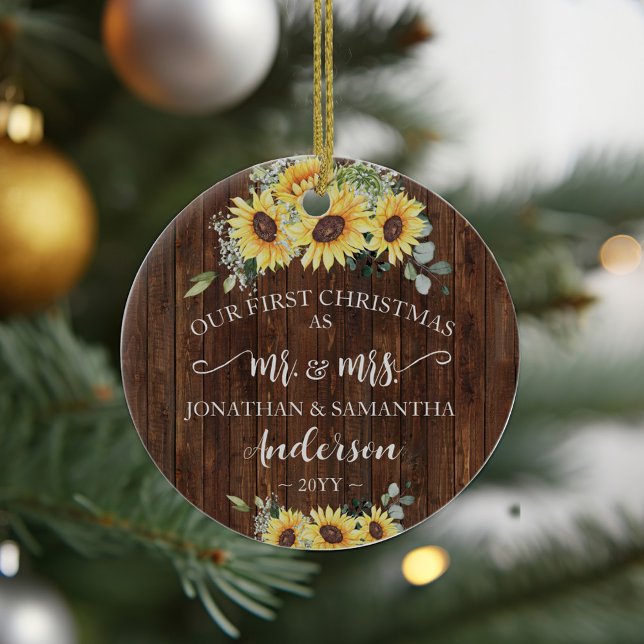 1. Weihnachten als Mr. & Mrs. Newlywed Wood Sunblu Keramik Ornament (First Christmas as Mr & Mrs Newlywed Wood Sunflowers Ceramic Ornament)