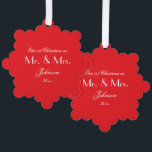1. Weihnachten als Mr. & Mrs. Script Rustic Chic R Ornament Karte<br><div class="desc">Unser 1. Weihnachten als Mr. & Mrs. Classic Script rustic Chic Red Ornament Card. Klicken Sie auf Diese Vorlage personalisieren, um sie mit dem neuen verheirateten Nachnamen und dem Jahr schnell und einfach anzupassen. 1. Weihnachten Als Mr. & Mrs. Script Rustic Chic Red Ornament Card, ist Teil der Newlyweds &...</div>