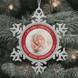 1. Weihnachten Modernes Foto Rot und Weiß Schneeflocken Zinn-Ornament<br><div class="desc">Feiern Sie mit einem festlichen Foto in Rot und Weiß und einem Schneeflocken in der Weihnachtszeit. Ein geschlechtsneutrales Design ist für einen neuen Baby oder ein neues Mädchen geeignet. Aufnahme und Bild auf dieser Vorlage sind einfach zu personalisieren. Das Zitat "Mein erster Weihnachten" ist leicht zu ändern, falls das Ornament...</div>