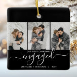1. Weihnachten Verlobt 3 Foto Weiße Schrift Schwar Keramikornament<br><div class="desc">Gedenken Sie Ihre Verlobung mit diesem schönen modernen Sakraldekor. Der weiße Text lautet "Unser erstes Weihnachten verlobt", mit dem Wort "verlobt" in eleganter Handschrift mit Schnörkeln vor und nach. Ersetzen Sie die drei Beispielbilder durch Ihre bevorzugten vertikalen Fotos, und fügen Sie Ihre Namen und das Jahr in weißem Text auf...</div>