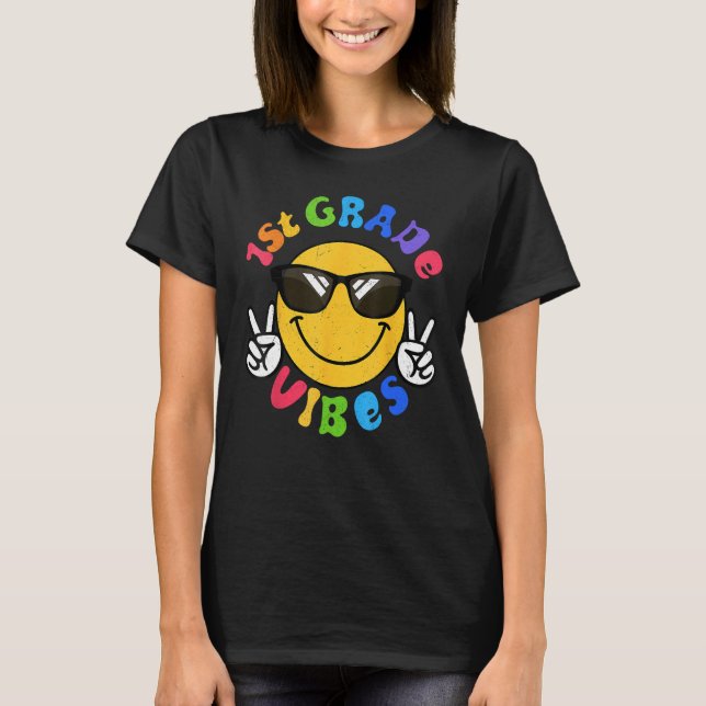 1st Grade Vibes Happy Face Smile Gift Back To Scho T-Shirt (Vorderseite)