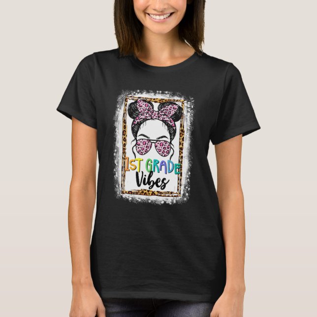 1st Grade Vibes Messy Bun Girls Kids Leopard Back  T-Shirt (Vorderseite)