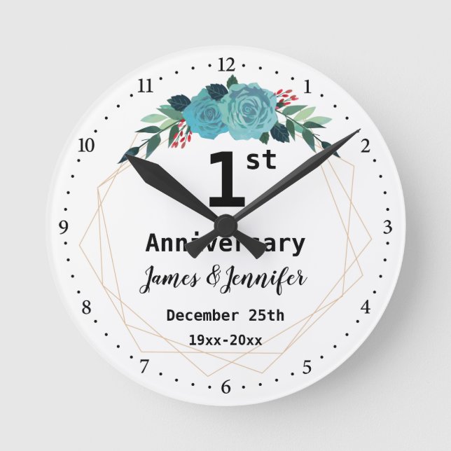 1st Wedding Anniversary Custom Names and Year Runde Wanduhr (Vorderseite)