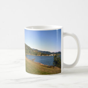 2010 Juli 20 Tairua Basis des Mt Paku Blick Westen Kaffeetasse