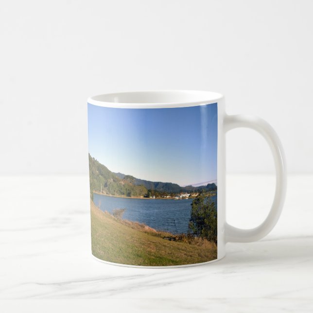 2010 Juli 20 Tairua Basis des Mt Paku Blick Westen Kaffeetasse (Rechts)