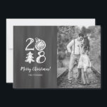 2018 Chalkboard Doodle Weihnachts-Foto Feiertagskarte<br><div class="desc">Holen Sie sich "oohs and aahs" von Familie und Freunden in dieser Weihnachtszeit, wenn Sie dieses einzigartige Weihnachtskartendesign mit einem Chalkboard-Hintergrund mit whimsical Typografie und doodle Icons senden, die den Text "2018" bilden! Kontaktieren Sie uns, wenn Sie dieses Design für Ihre spezifische Anzahl von Fotos modifiziert haben möchten oder wenn...</div>