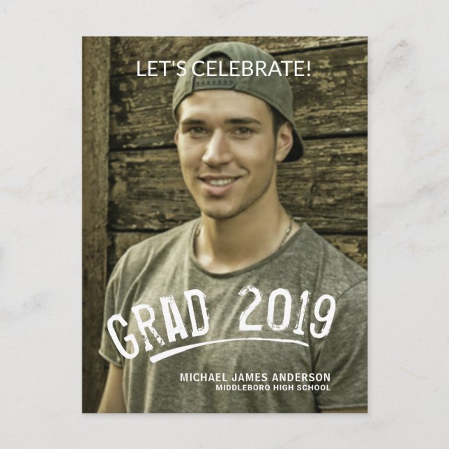 2019 Abschluss Masculine Grunge Foto Einladungspostkarte (Vorderseite)