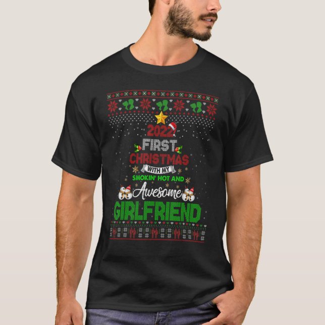 2022 First Christmas With My Smokin Hot And Girlfr T-Shirt (Vorderseite)