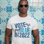 2022 Niedliches demokratisches Party T-Shirt<br><div class="desc">Wählen Sie Blue im Jahr 2022. Cooler T - Shirt der Wähler des demokratischen Party für die Zwischenwahlen. Niedliche demokratische Wahlen sind ein Esel über die Wahl eines Demokraten, der sich für die Wahl entschieden hat, um Amerika besser zu machen. Die Wähler sollten aktiv in Staat und lokalen Rassen bleibe...</div>