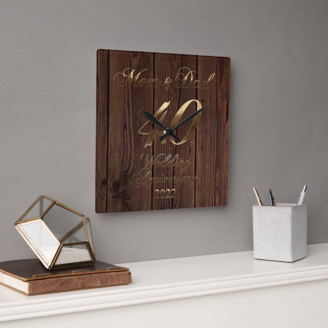 2022 Rustic Ruby Wedding 40 Jahre Parents Quadratische Wanduhr (Büro)
