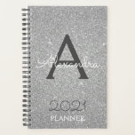 2022 Silver Glitzer Sparkle Monogram Planer<br><div class="desc">2022 Silver Sparkle Glitzer Monogram Name and Initial Spiral Notebook Planner. Das macht den perfekten 16 Geburtstag,  Hochzeit,  Brautparty,  Jubiläum,  Babydusche oder Junggeselinnen-Abschied Geschenk für jemanden,  der Lieben glamourösen Luxus und schicke Stile.</div>