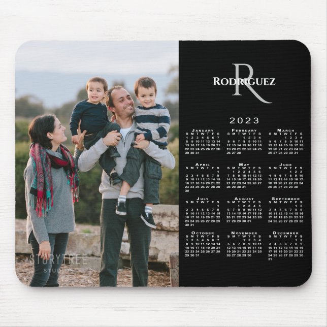 2023 Calendar Custom Photo Monogram Name on Black Mousepad (Vorne)