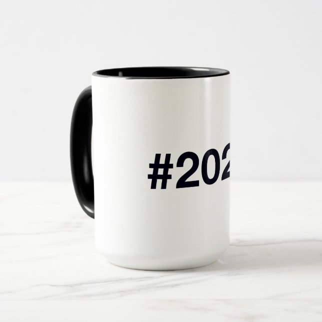 2023 Hashtag Tasse (Vorderseite Links)