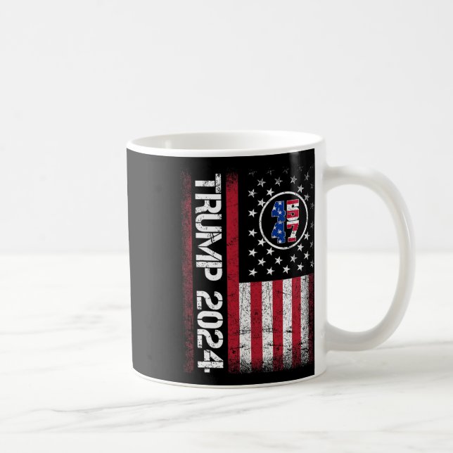 2024 45 47 Stand mit amerikanischen Fahnen Frauen Kaffeetasse (Rechts)