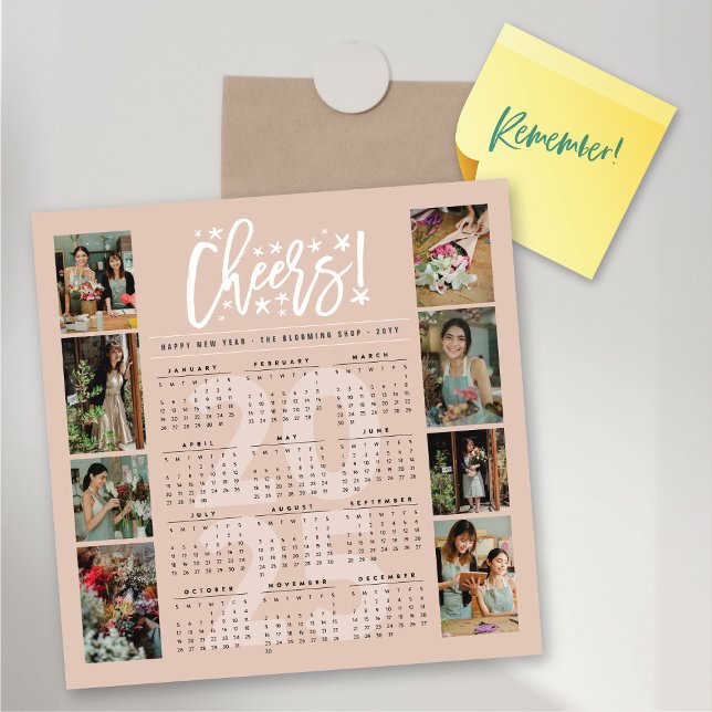 2024 Kalender Starry Cheers 8 Foto Ferienkarte Magnetkarte (2025 Calendar Starry Brushed Script Cheers 8 Photo Holiday Magnetic Card @ fat_fa_tin)