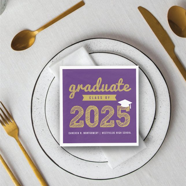 2025 Fett Gold Sketch Text Moderne Graduation Part Serviette (2025 Bold Gold Sketch Text On Purple Modern Graduation Party Paper Napkins @ fatfatin)