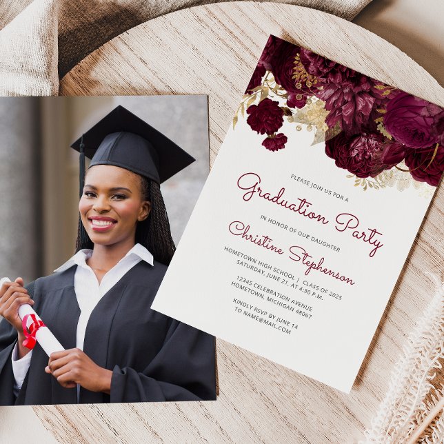 2025 Foto Burgundy Floral Graduation Party Einladung (Von Creator hochgeladen)