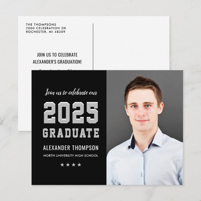 2025 Graduate Black Gray Graduation Party Foto Einladungspostkarte (Vorne/Hinten)