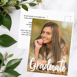 2025 Graduate Foto Chic Modern Script Overlay Postkarte