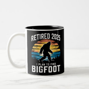 2025 habe ich den Plan, die Pension Bigfoot zu fin Zweifarbige Tasse
