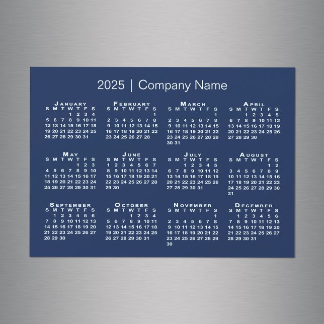 2025 Kalender mit Firmenname Navy Blue Magnet (2025 Calendar with Company Name Navy Blue Magnet, in situ)